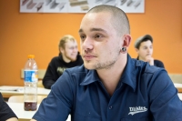 Metallbau-Schüler Hans-Jakob im Unterricht